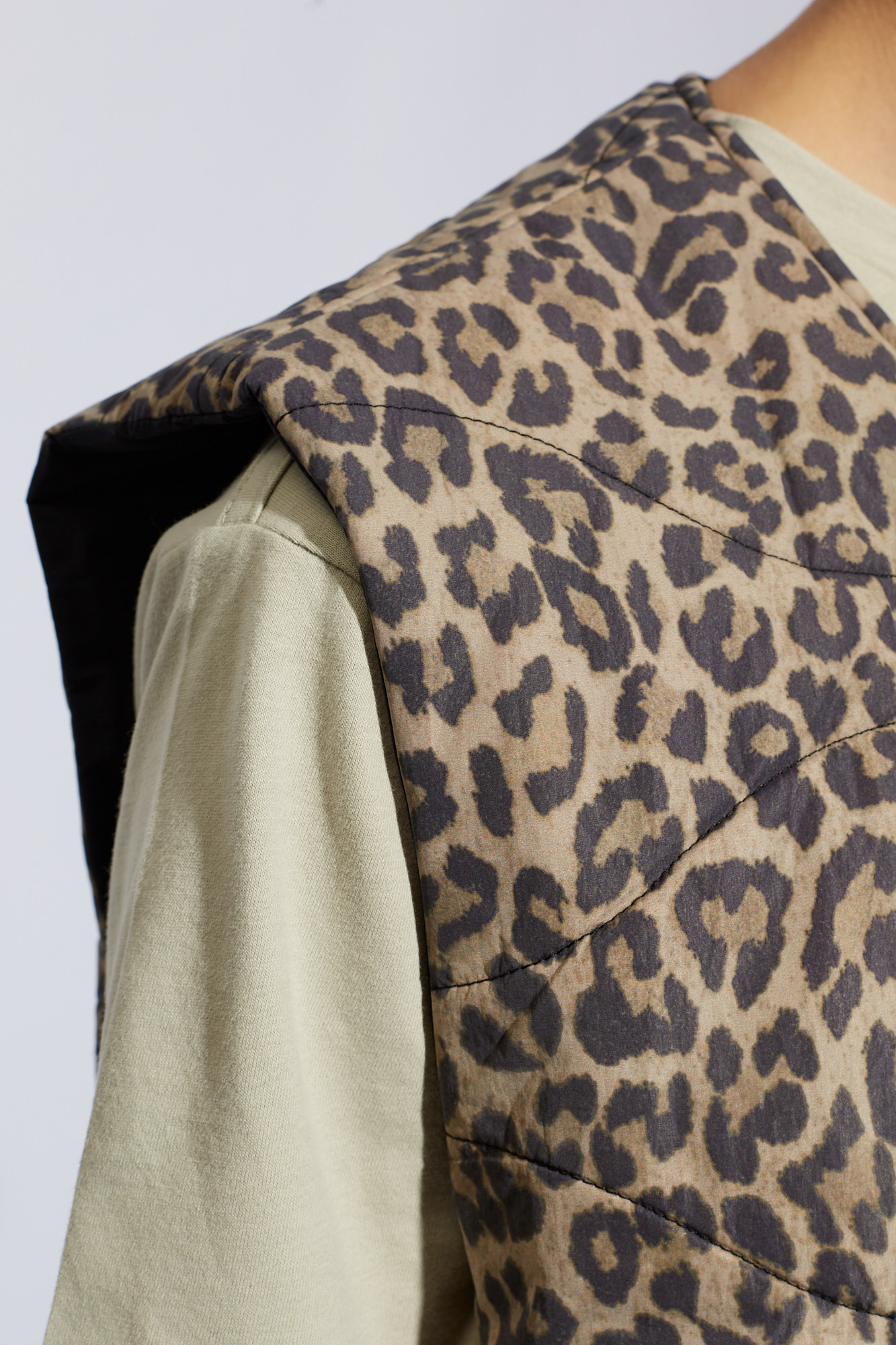 MINEDENIM B.Leopard Reversible Down Vest